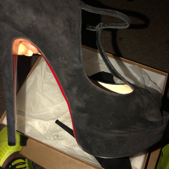 Designer shoes - Picture 2 of 3